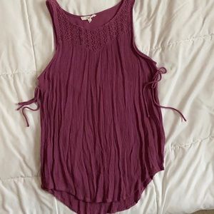 Elegant sleeveless blouse